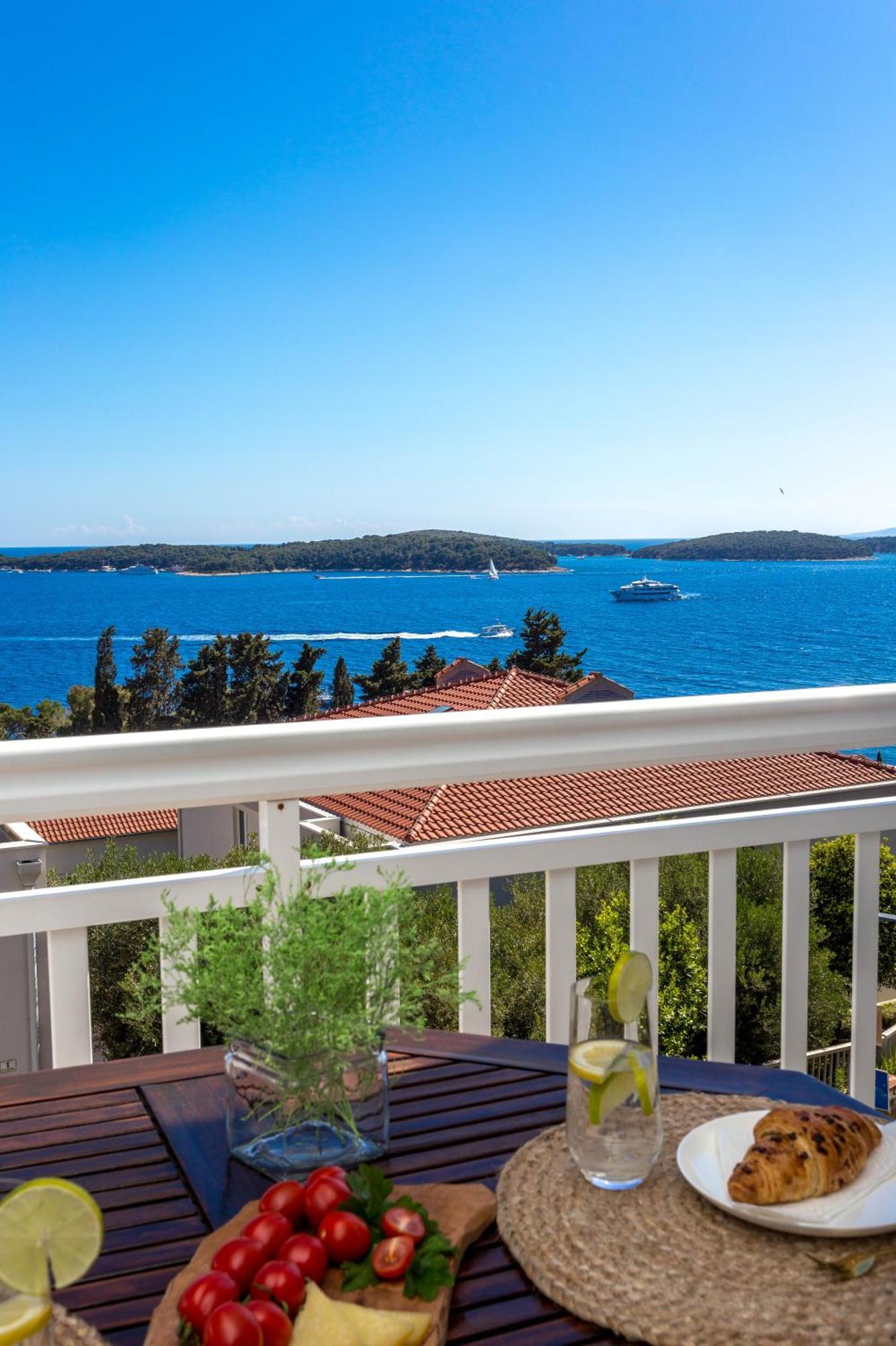 Tia Hvar Top View Apartment Hvar Town Exterior photo